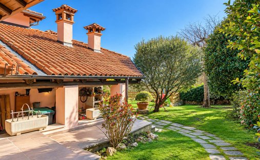 Villa in Meina, Piedmont, Italy 1