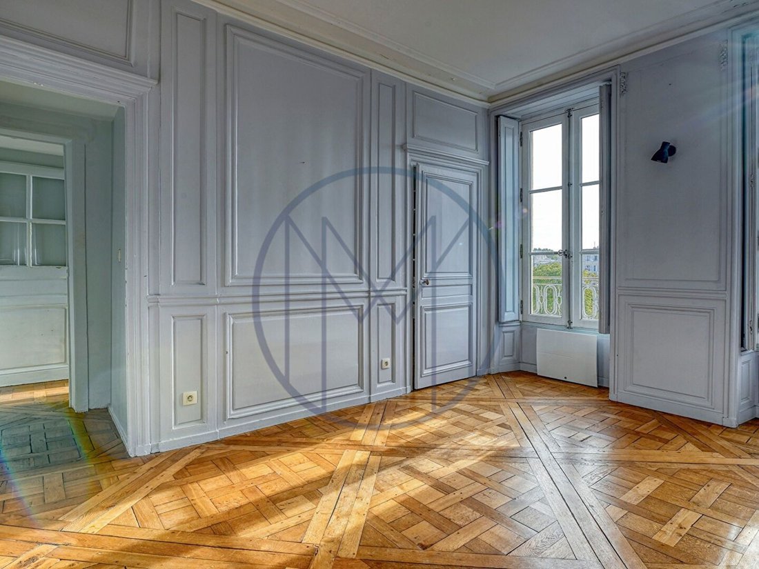 Apartment in Domaine National du Château, Versailles, France 5 - 18954431
