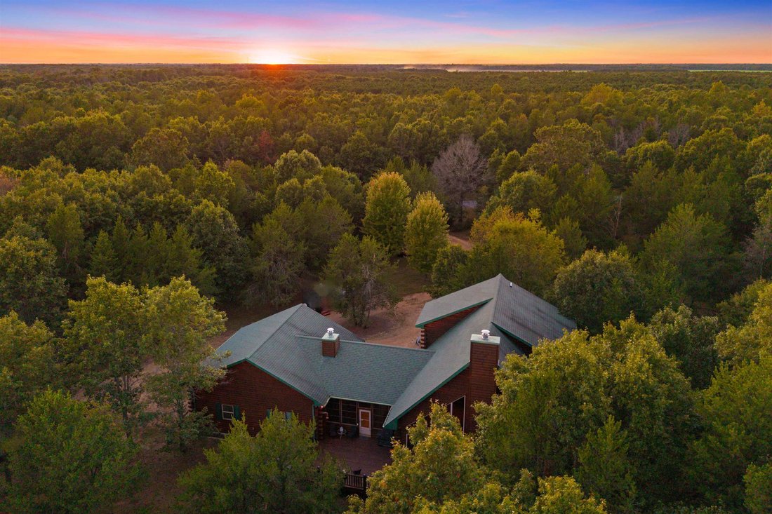 House in Necedah, Wisconsin, United States 5 - 18948941