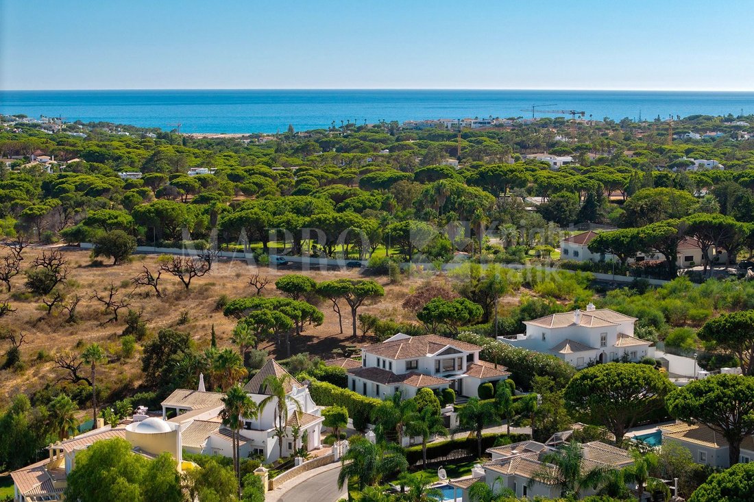 Villa in Vale do Lobo, Almancil, Portugal 2 - 18954692