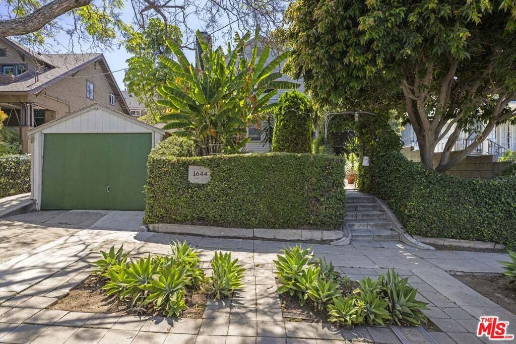 Los Angeles, California, United States 3 - 18952245