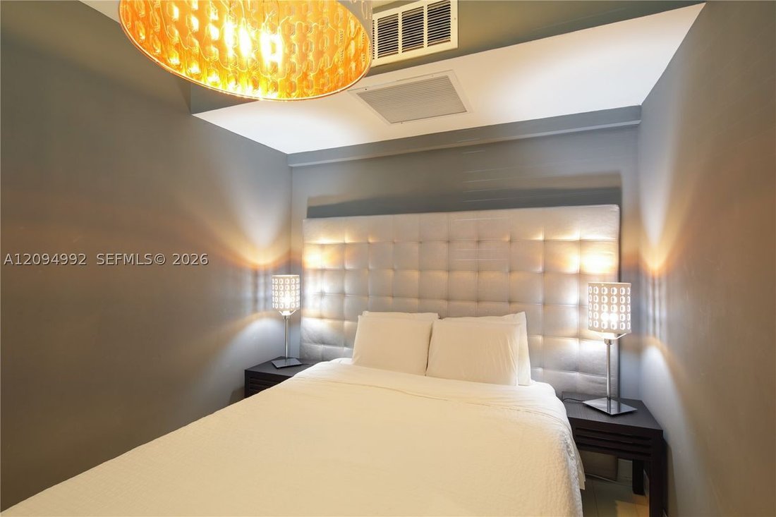 Miami Beach, Florida, United States 5 - 18950872