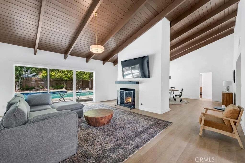 Los Angeles, California, United States 4 - 18953506