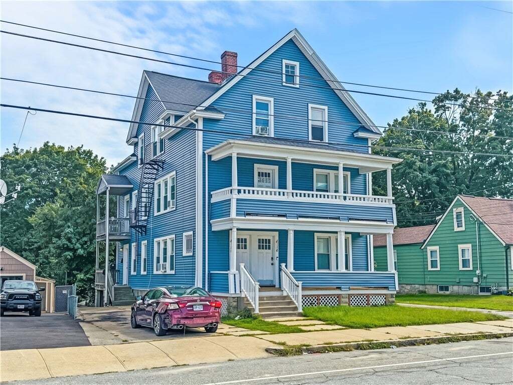 Woonsocket, Rhode Island, United States 2 - 18952120