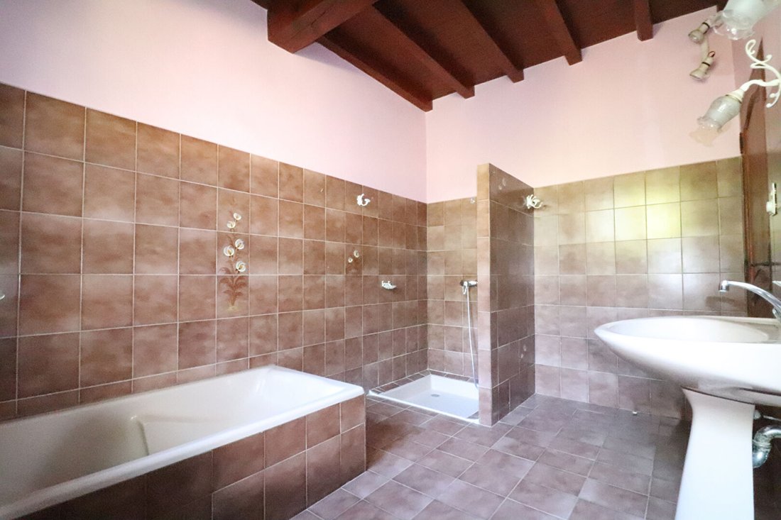 Villa in Arles, Provence-Alpes-Côte d'Azur, France 5 - 18955103
