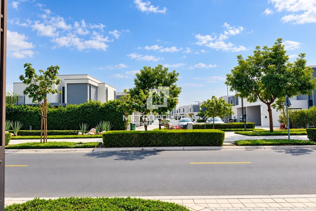 Villa in Hadaeq Sheikh Mohammed Bin Rashid, Dubai, United Arab Emirates 4 - 18950383