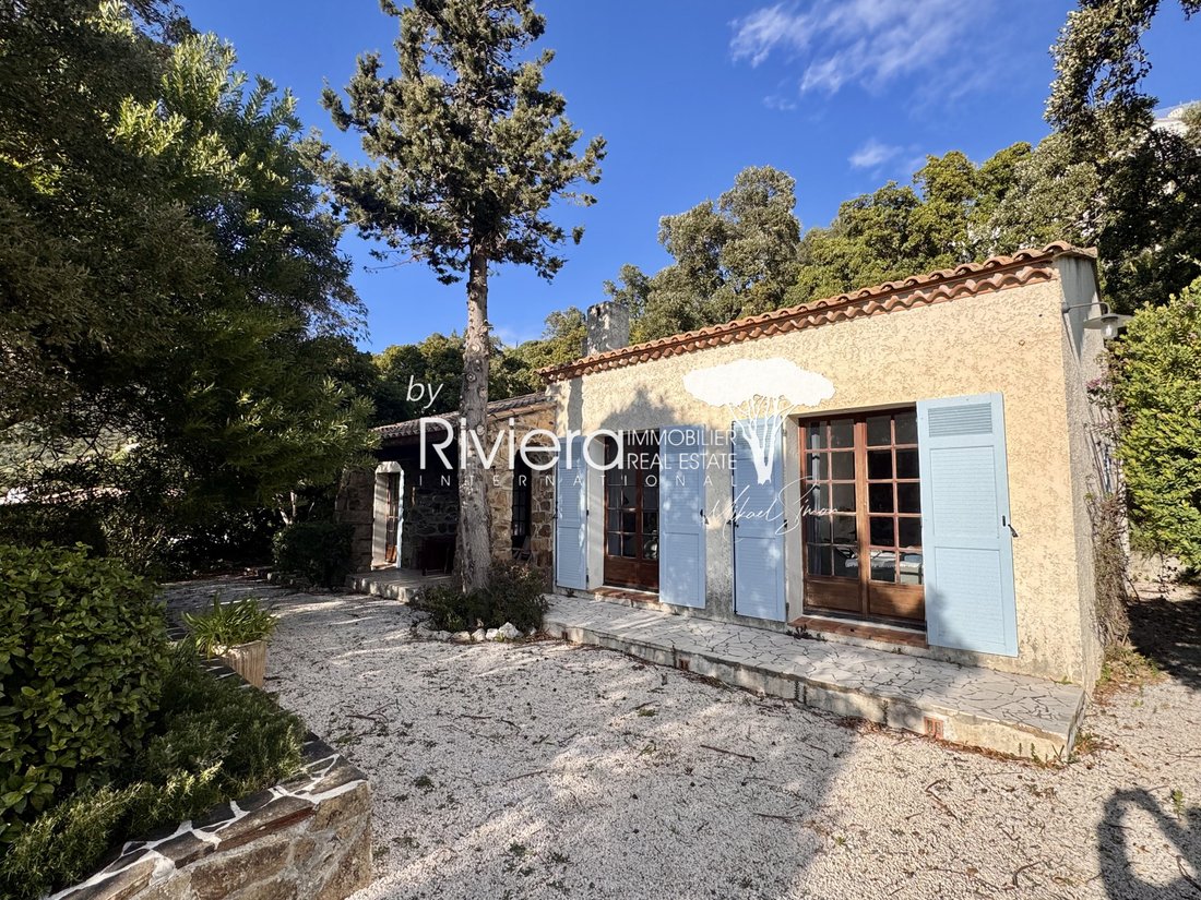 Villa in Nord, Cavalaire-sur-Mer, France 1 - 16911302