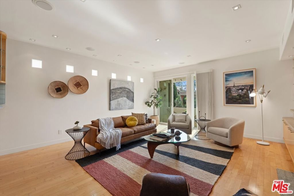 Condo in Los Angeles, California, United States 3 - 18952282