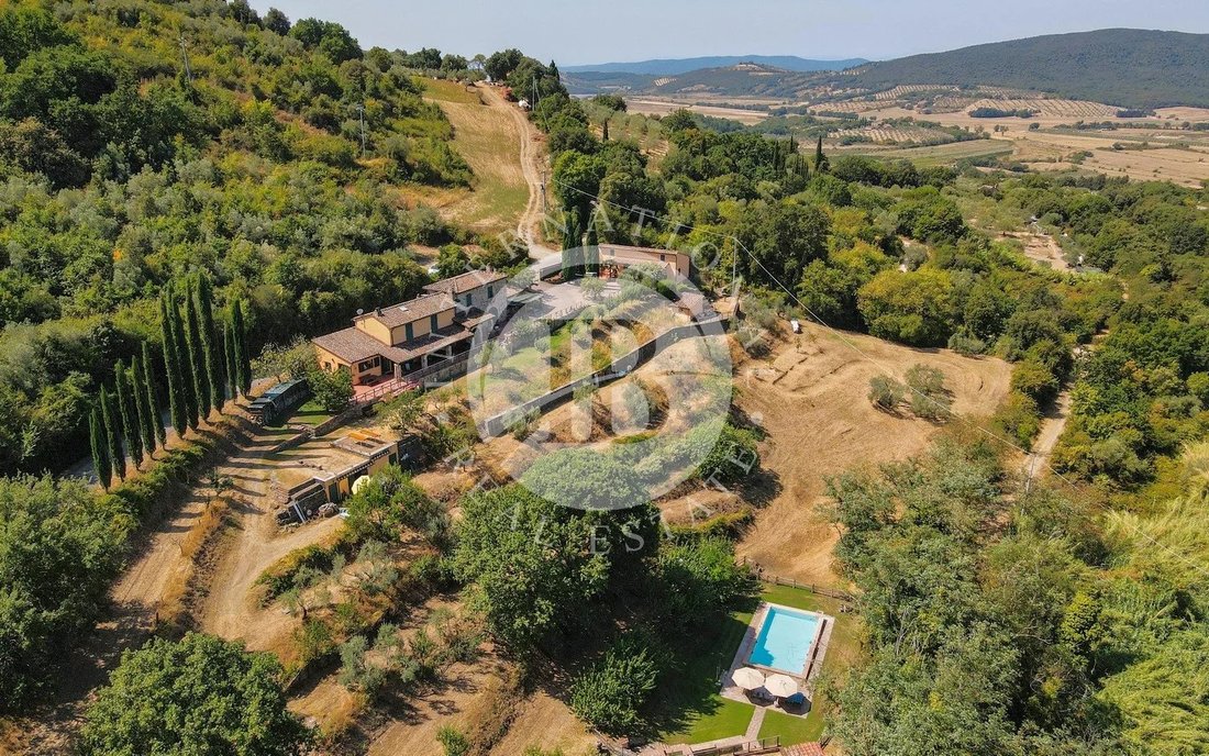 Villa in Massa Marittima, Tuscany, Italy 1 - 18950094