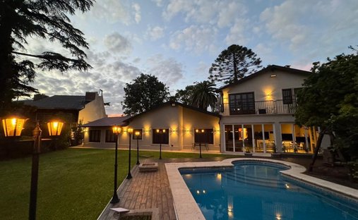 House in Ituzaingó, Buenos Aires Province, Argentina 1