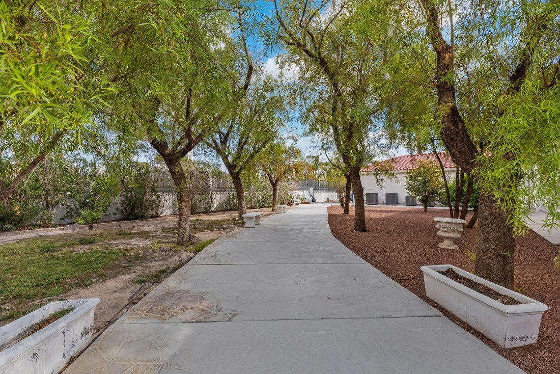 House in Las Vegas, Nevada, United States 5 - 18950689