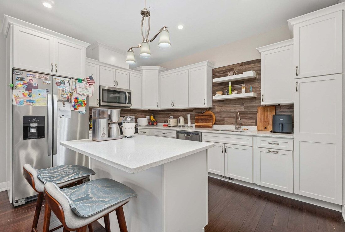 Townhouse in Willowbrook, Illinois, United States 2 - 18953286