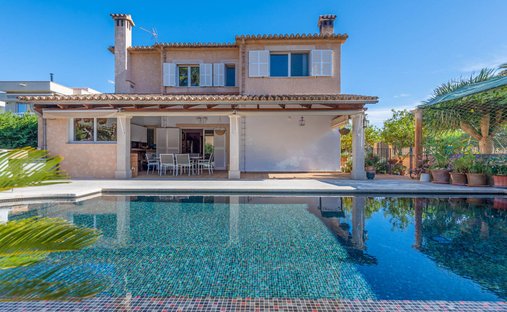 Villa in Llucmajor, Balearic Islands, Spain 1