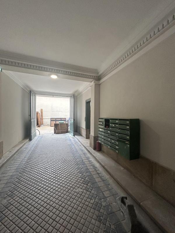 Apartment in Trezel, Levallois-Perret, France 5 - 18949693