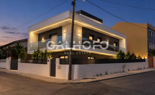 House in Santa Iria de Azoia, Sao Joao da Talha e Bobadela, Lisbon, Portugal 1
