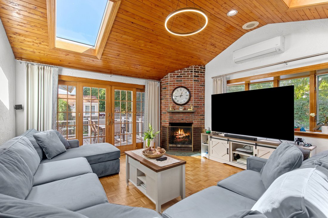 House in Belmont, Massachusetts, United States 1 - 18951063