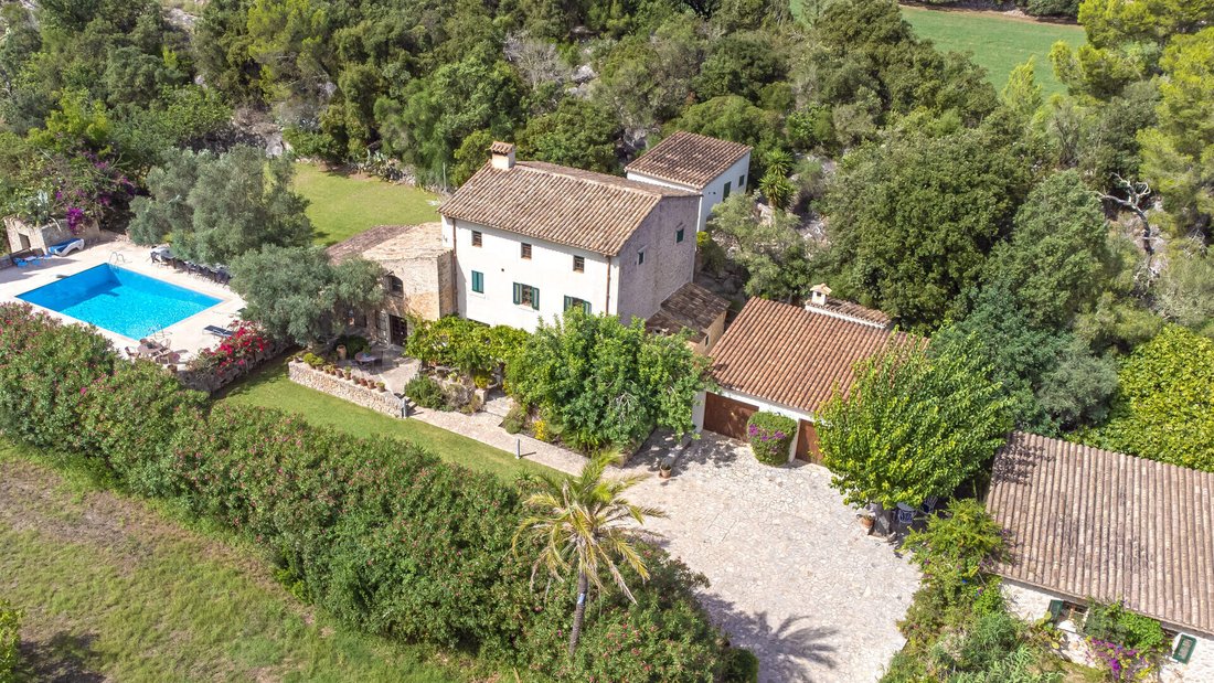 Finca in Pollenca, Balearic Islands, Spain 1 - 18949590