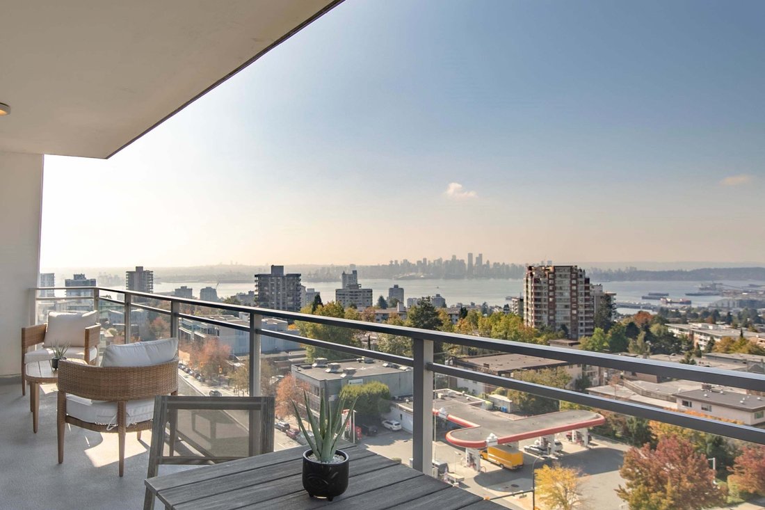 Condo in North Vancouver, British Columbia, Canada 1 - 18954435