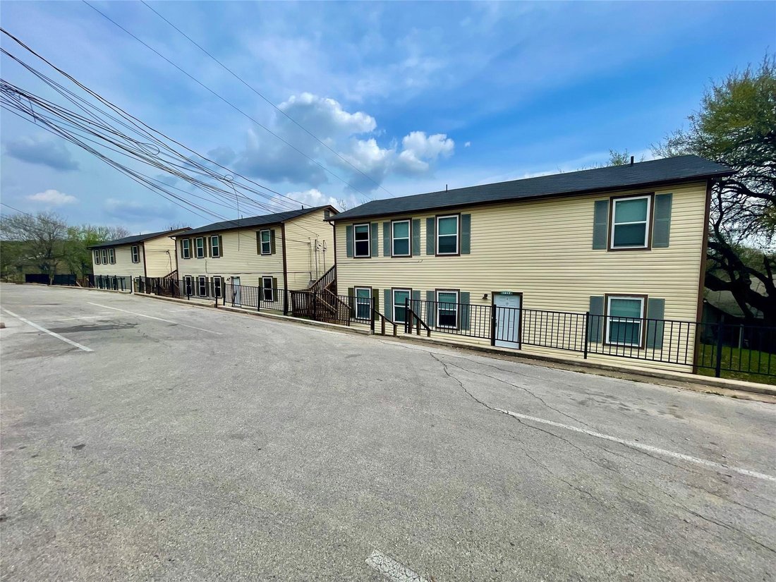 San Marcos, Texas, United States 2 - 18953018