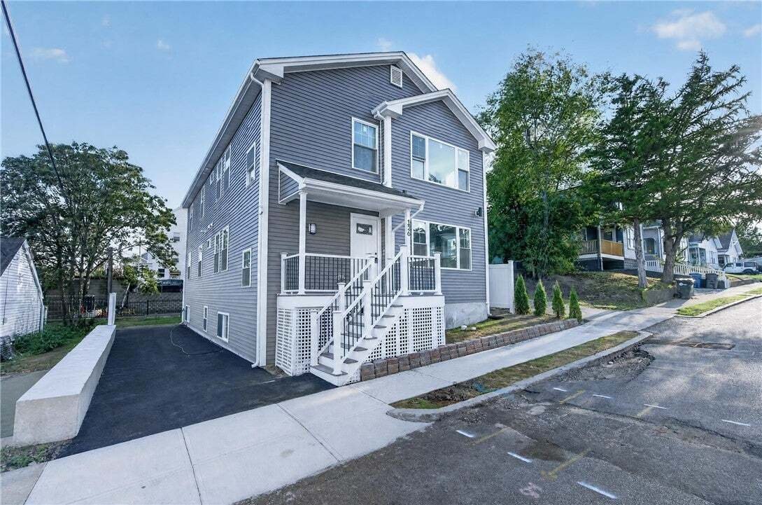 Cranston, Rhode Island, United States 2 - 18948417