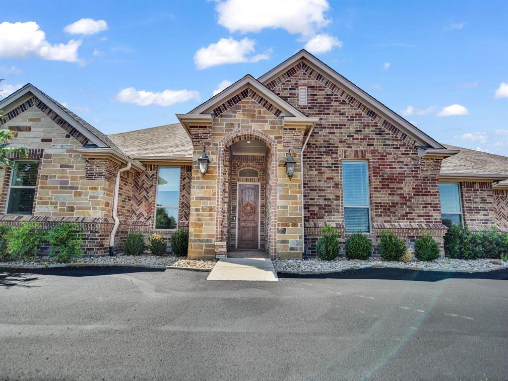 House in Granbury, Texas, United States 3 - 18949136