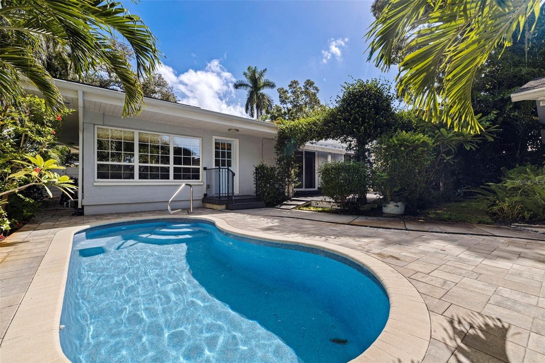 House in St. Petersburg, Florida, United States 4 - 18948871