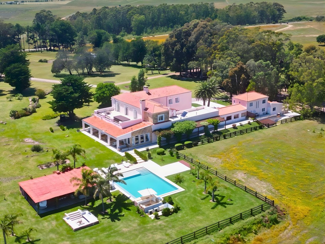Villa in La Capuera, Maldonado Department, Uruguay 1 - 18951196