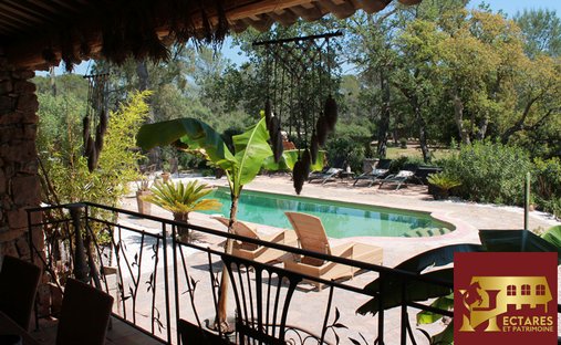 Maison à Ecarts, Roquebrune-sur-Argens, France 1