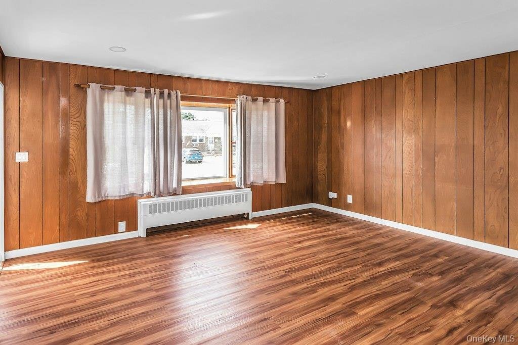 House in East Meadow, New York, United States 5 - 18953504