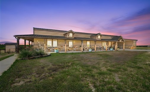 House in Maypearl, Texas, United States 1