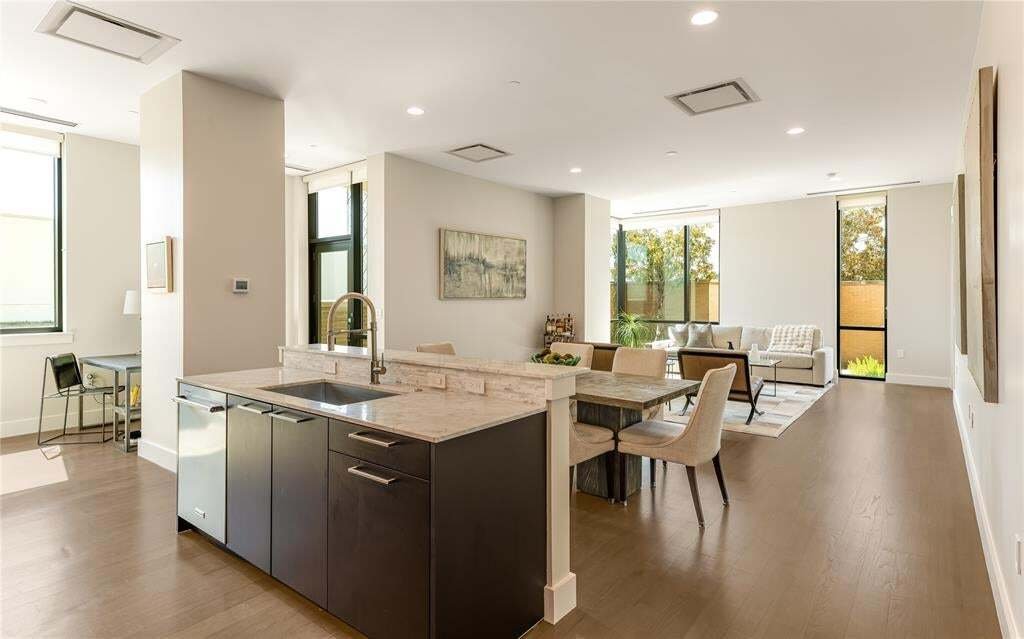 Condo in Dallas, Texas, United States 3 - 18953703
