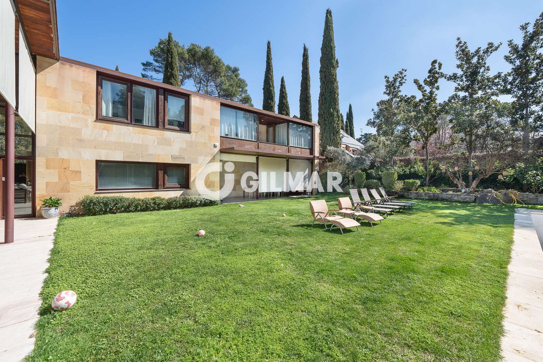 Villa in Fuencarral-El Pardo, Madrid, Spain 5 - 18949414