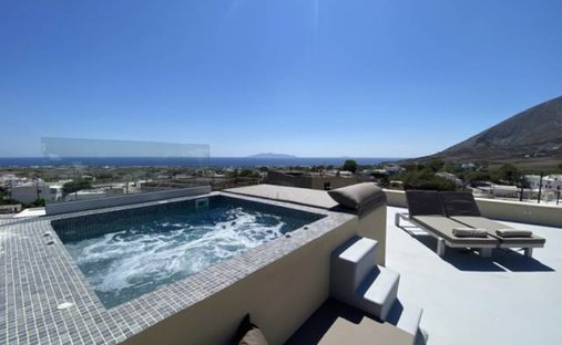 Estate in Thira, Aegean, Greece 1
