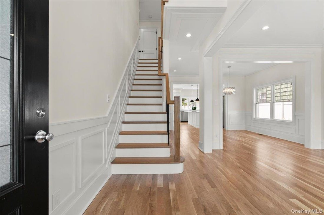 House in Syosset, New York, United States 5 - 18952402