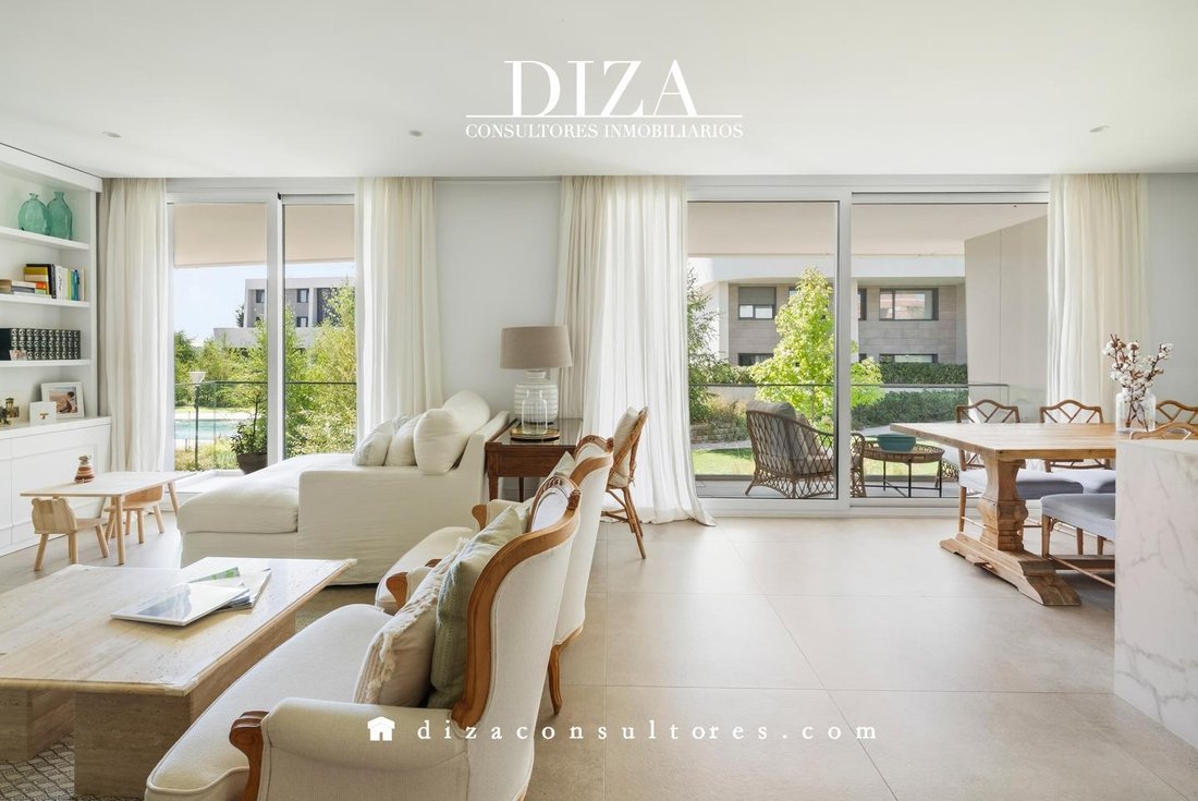 Apartment in Pozuelo de Alarcon, Comunidad de Madrid, Spain 1 - 18953476