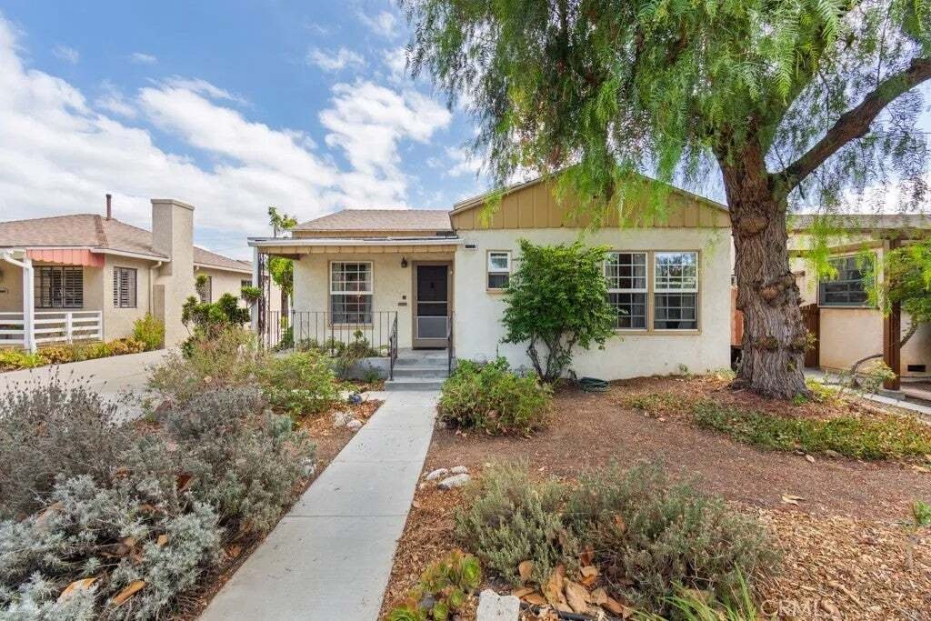House in Signal Hill, California, United States 1 - 18953865