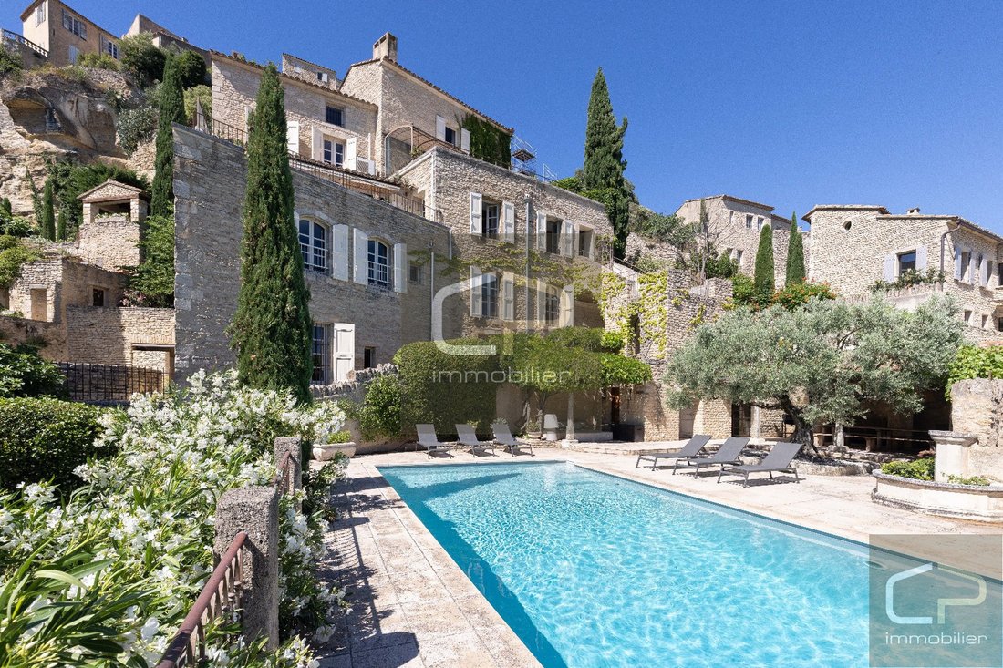 Estate in Gordes, Provence-Alpes-Côte d'Azur, France 1 - 18950253