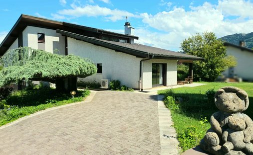 House in Allinges, Auvergne-Rhône-Alpes, France 1