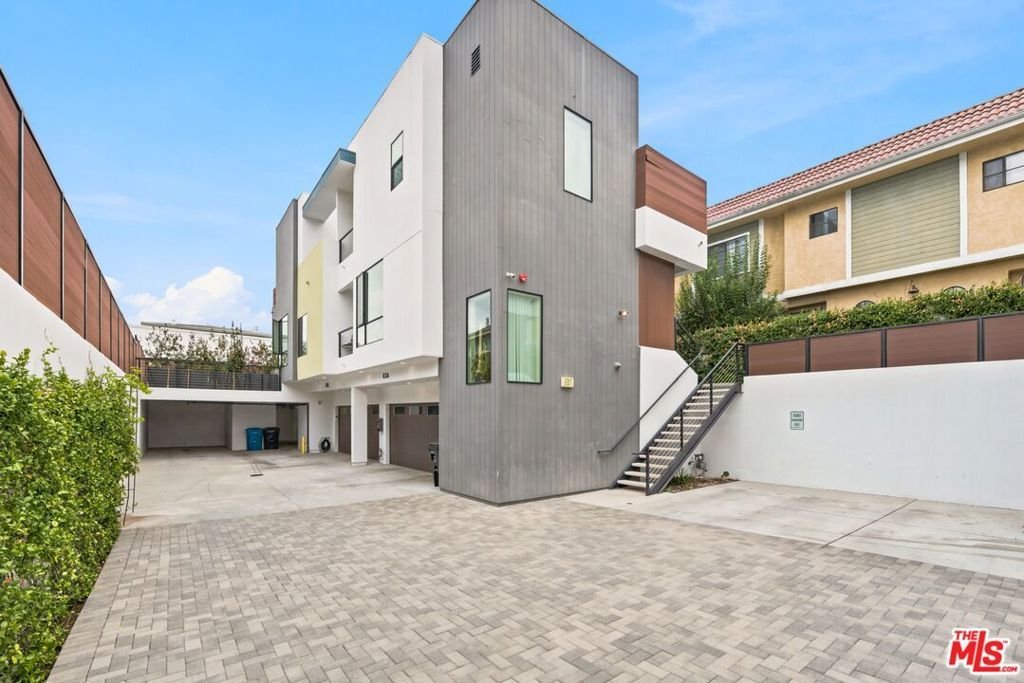 Alhambra, California, United States 5 - 18952204