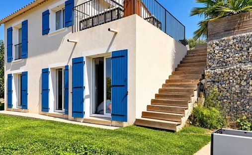 House in Saint-Martin-du-Var, Provence-Alpes-Côte d'Azur, France 1