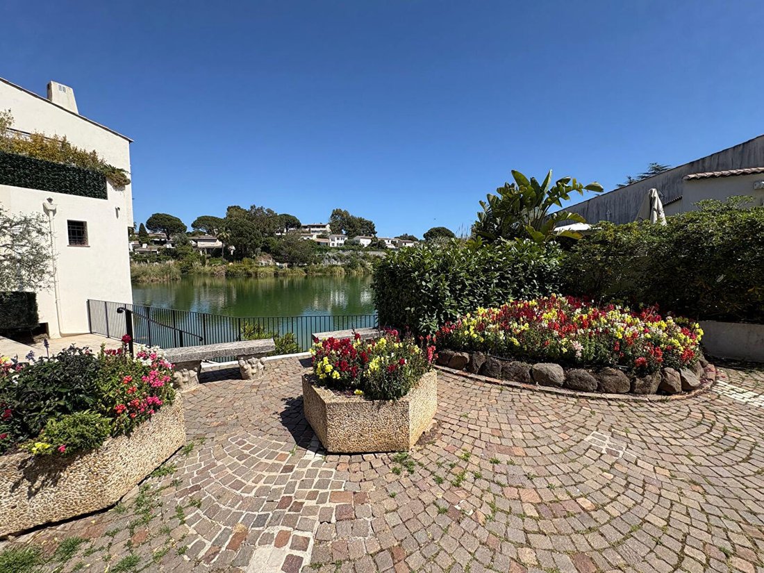Apartment in Vaug, Villeneuve-Loubet, France 4 - 18955173