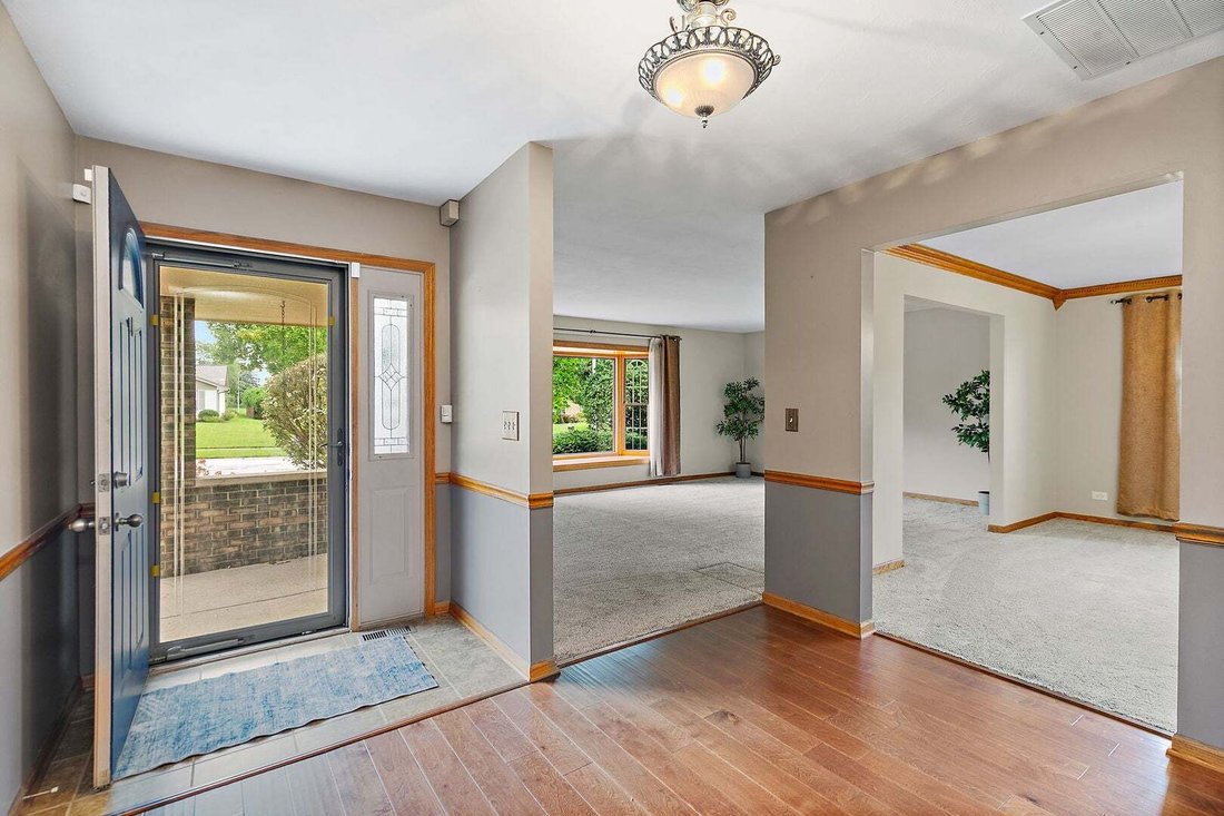 House in Schaumburg, Illinois, United States 3 - 18953263