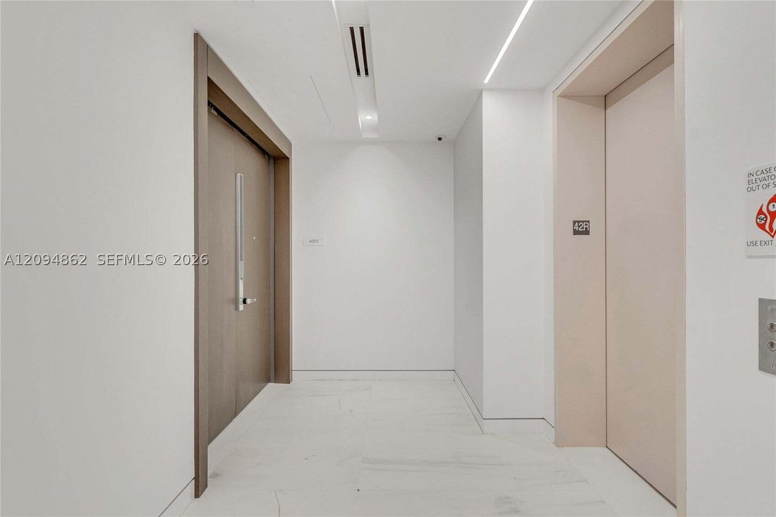 Condo in Miami, Florida, United States 5 - 18948587