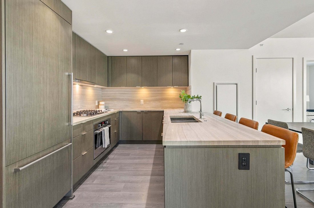 Condo in North Vancouver, British Columbia, Canada 3 - 18954435