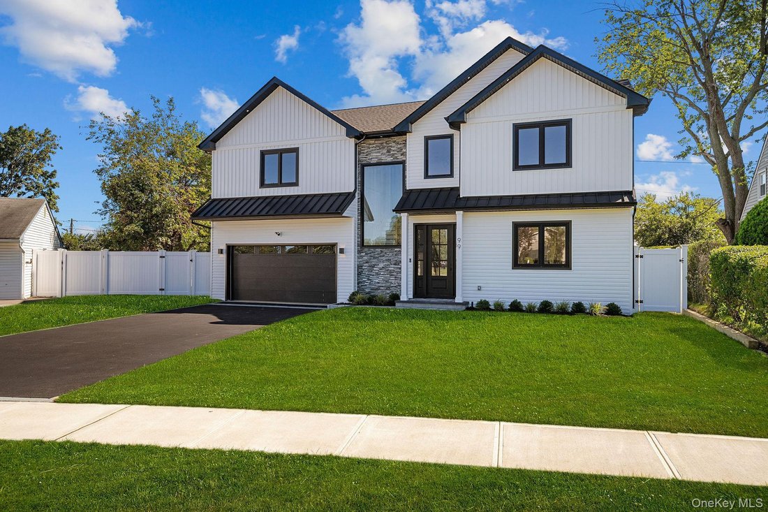 House in Levittown, New York, United States 1 - 18952381