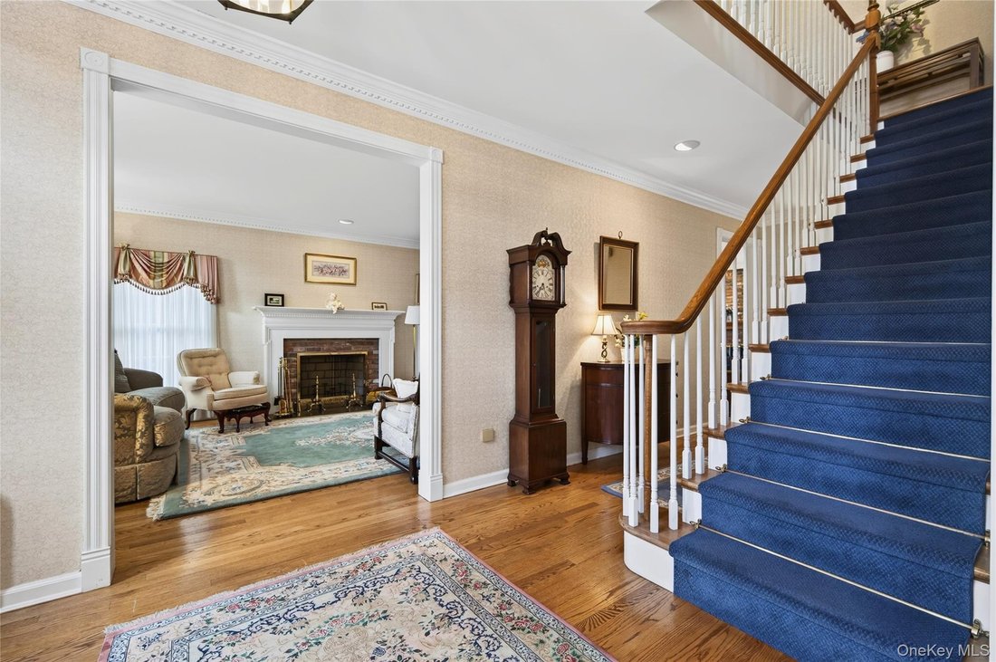 House in Garden City, New York, United States 4 - 18952399