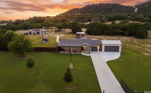 Farm Ranch in Pipe Creek, Texas, United States 1