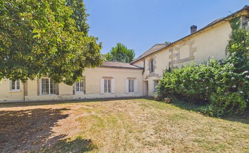 Maison à Montcaret, Nouvelle-Aquitaine, France 1