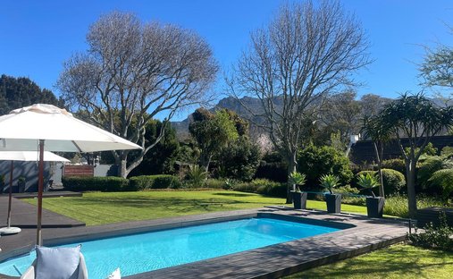 Country House in Silverhurst, Southern Suburbs, Cape Town 1