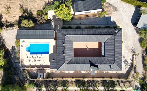 Villa in El Fondo de les Neus, Valencian Community, Spain 1